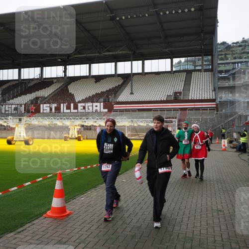 07.12.2025 - St. Pauli X-Mass-Run No. 15 Fabian Wolf http://msf.ph/oto/9398911 07.12.2025 10:56:20 Ziel 951, 955, 1790, 1793, 2170, 4063 meine-sportfotos.de
