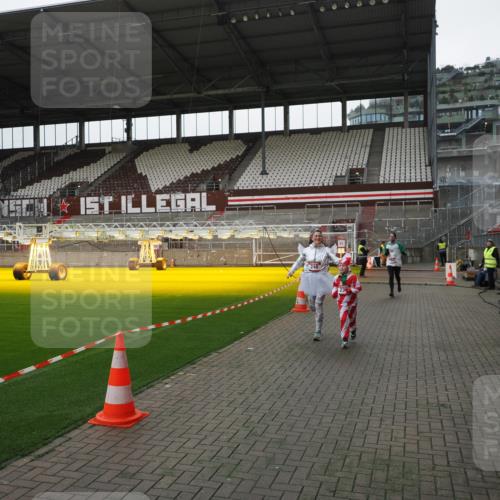 07.12.2025 - St. Pauli X-Mass-Run No. 15 Fabian Wolf http://msf.ph/oto/9398960 07.12.2025 10:56:33 Ziel 236, 248, 759, 2170, 4063, 4146 meine-sportfotos.de