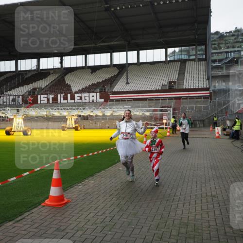07.12.2025 - St. Pauli X-Mass-Run No. 15 Fabian Wolf http://msf.ph/oto/9398964 07.12.2025 10:56:33 Ziel 236, 248, 759, 2170, 4063, 4146 meine-sportfotos.de