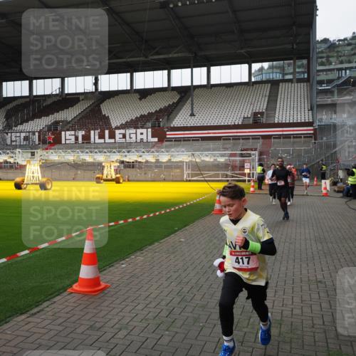 07.12.2025 - St. Pauli X-Mass-Run No. 15 Fabian Wolf http://msf.ph/oto/9398996 07.12.2025 10:56:46 Ziel 55, 236, 248, 417, 555, 568, 759, 2538, 2542 meine-sportfotos.de