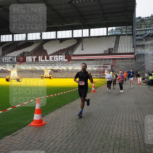 07.12.2025 - St. Pauli X-Mass-Run No. 15 Fabian Wolf http://msf.ph/oto/9399004 07.12.2025 10:56:48 Ziel 55, 417, 555, 568, 759, 2538, 2542, 2664 meine-sportfotos.de