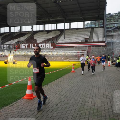 07.12.2025 - St. Pauli X-Mass-Run No. 15 Fabian Wolf http://msf.ph/oto/9399007 07.12.2025 10:56:48 Ziel 55, 417, 555, 568, 759, 2538, 2542, 2664 meine-sportfotos.de