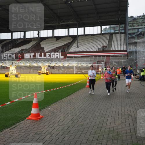 07.12.2025 - St. Pauli X-Mass-Run No. 15 Fabian Wolf http://msf.ph/oto/9399012 07.12.2025 10:56:49 Ziel 55, 417, 555, 568, 759, 1203, 2538, 2542, 2664 meine-sportfotos.de