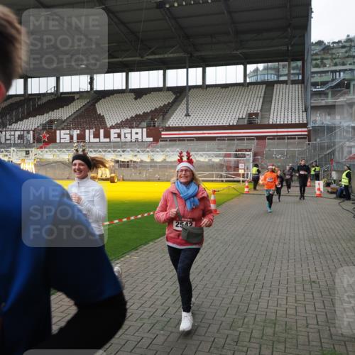 07.12.2025 - St. Pauli X-Mass-Run No. 15 Fabian Wolf http://msf.ph/oto/9399025 07.12.2025 10:56:52 Ziel 55, 417, 555, 566, 568, 763, 1203, 2538, 2542, 2664, 3275 meine-sportfotos.de