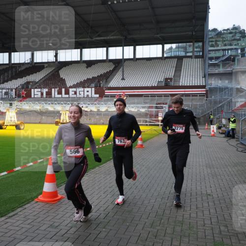 07.12.2025 - St. Pauli X-Mass-Run No. 15 Fabian Wolf http://msf.ph/oto/9399036 07.12.2025 10:56:57 Ziel 55, 417, 555, 566, 568, 763, 1203, 2538, 2542, 2664, 3275, 4799 meine-sportfotos.de