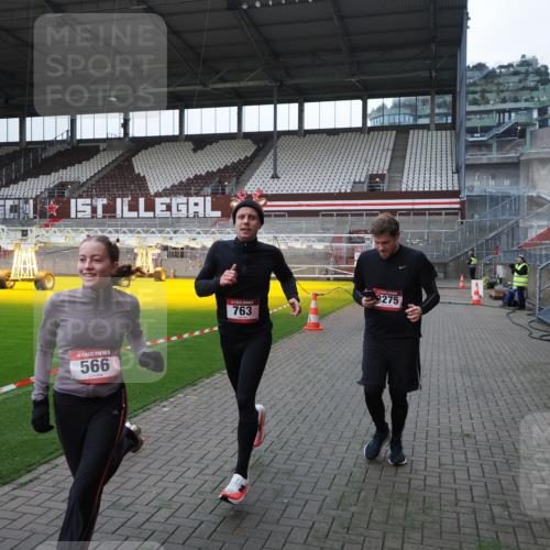 07.12.2025 - St. Pauli X-Mass-Run No. 15 Fabian Wolf http://msf.ph/oto/9399037 07.12.2025 10:56:57 Ziel 55, 417, 555, 566, 568, 763, 1203, 2538, 2542, 2664, 3275, 4799 meine-sportfotos.de