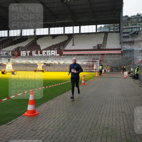 07.12.2025 - St. Pauli X-Mass-Run No. 15 Fabian Wolf http://msf.ph/oto/9399039 07.12.2025 10:56:59 Ziel 55, 417, 555, 566, 568, 763, 1203, 2538, 2542, 2664, 3275, 4799 meine-sportfotos.de