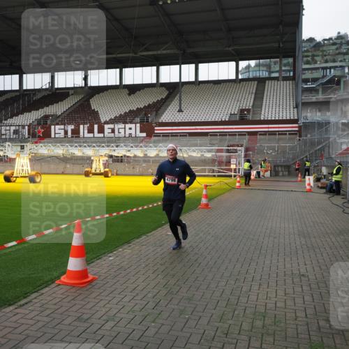 07.12.2025 - St. Pauli X-Mass-Run No. 15 Fabian Wolf http://msf.ph/oto/9399040 07.12.2025 10:57:00 Ziel 55, 417, 555, 566, 568, 763, 1203, 2538, 2542, 2664, 3275, 4799 meine-sportfotos.de