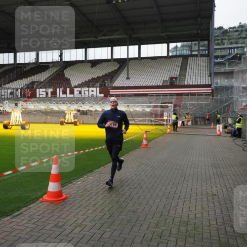 07.12.2025 - St. Pauli X-Mass-Run No. 15 Fabian Wolf http://msf.ph/oto/9399041 07.12.2025 10:57:00 Ziel 55, 417, 555, 566, 568, 763, 1203, 2538, 2542, 2664, 3275, 4799 meine-sportfotos.de
