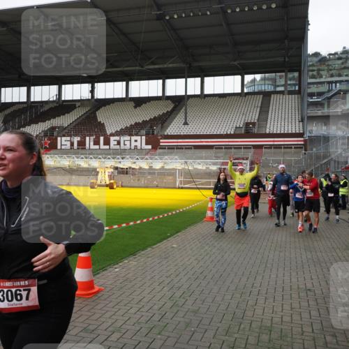 07.12.2025 - St. Pauli X-Mass-Run No. 15 Fabian Wolf http://msf.ph/oto/9399071 07.12.2025 10:57:20 Ziel 130, 251, 280, 773, 1097, 1099, 1387, 2290, 2296, 2297, 2298, 2665, 3064, 3067 meine-sportfotos.de