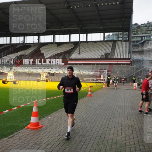 07.12.2025 - St. Pauli X-Mass-Run No. 15 Fabian Wolf http://msf.ph/oto/9399122 07.12.2025 10:57:41 Ziel 324, 994, 1213, 1390 meine-sportfotos.de