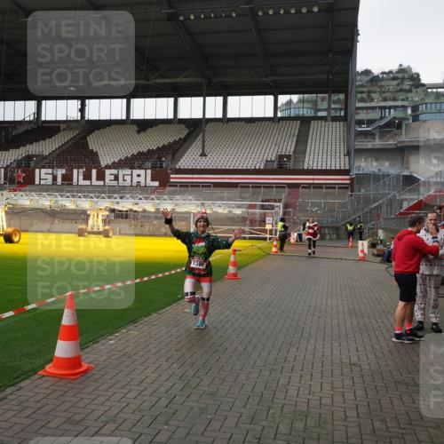 07.12.2025 - St. Pauli X-Mass-Run No. 15 Fabian Wolf http://msf.ph/oto/9399132 07.12.2025 10:57:45 Ziel 170, 324, 1213, 1390 meine-sportfotos.de