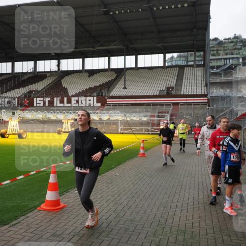 07.12.2025 - St. Pauli X-Mass-Run No. 15 Fabian Wolf http://msf.ph/oto/9399155 07.12.2025 10:58:01 Ziel 43, 75, 170, 234, 1690 meine-sportfotos.de