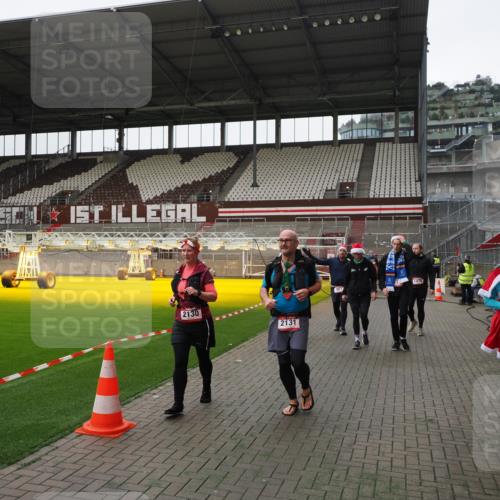 07.12.2025 - St. Pauli X-Mass-Run No. 15 Fabian Wolf http://msf.ph/oto/9399218 07.12.2025 10:58:49 Ziel 7, 606, 907, 941, 1160, 1174, 1451, 1453, 1456, 1458, 1459, 1476, 2130, 2131 meine-sportfotos.de