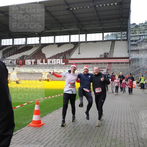 07.12.2025 - St. Pauli X-Mass-Run No. 15 Fabian Wolf http://msf.ph/oto/9399238 07.12.2025 10:58:54 Ziel 7, 606, 907, 941, 1160, 1174, 1451, 1453, 1456, 1458, 1459, 1476, 2130, 2131 meine-sportfotos.de