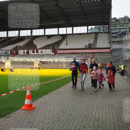 07.12.2025 - St. Pauli X-Mass-Run No. 15 Fabian Wolf http://msf.ph/oto/9399248 07.12.2025 10:58:57 Ziel 582, 606, 907, 941, 1160, 1174, 1451, 1453, 1456, 1458, 1459, 1476, 1508, 2130, 2131 meine-sportfotos.de