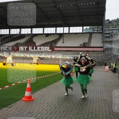 07.12.2025 - St. Pauli X-Mass-Run No. 15 Fabian Wolf http://msf.ph/oto/9399313 07.12.2025 10:59:22 Ziel 242, 2503, 2719, 2720, 2721, 2727, 2772 meine-sportfotos.de