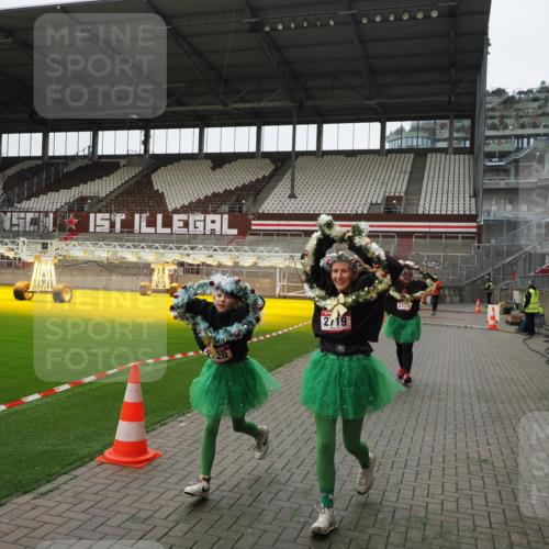07.12.2025 - St. Pauli X-Mass-Run No. 15 Fabian Wolf http://msf.ph/oto/9399316 07.12.2025 10:59:23 Ziel 242, 1826, 2503, 2719, 2720, 2721, 2727, 2772 meine-sportfotos.de