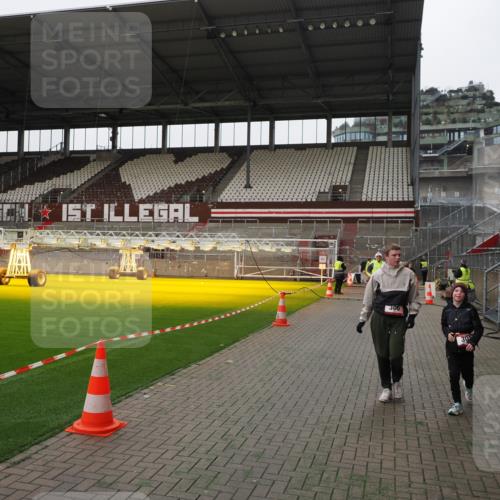 07.12.2025 - St. Pauli X-Mass-Run No. 15 Fabian Wolf http://msf.ph/oto/9399352 07.12.2025 10:59:36 Ziel 301, 306, 420, 1826, 4128 meine-sportfotos.de
