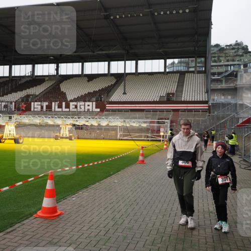 07.12.2025 - St. Pauli X-Mass-Run No. 15 Fabian Wolf http://msf.ph/oto/9399357 07.12.2025 10:59:37 Ziel 301, 306, 420, 1826, 4128 meine-sportfotos.de