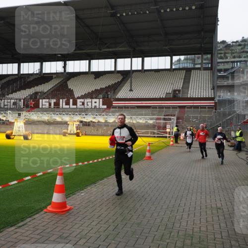 07.12.2025 - St. Pauli X-Mass-Run No. 15 Fabian Wolf http://msf.ph/oto/9399394 07.12.2025 11:00:02 Ziel 529, 1482, 1558, 1702, 3586 meine-sportfotos.de