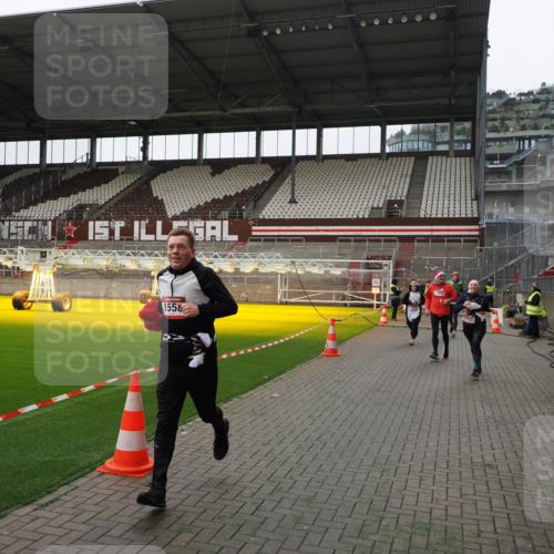 07.12.2025 - St. Pauli X-Mass-Run No. 15 Fabian Wolf http://msf.ph/oto/9399397 07.12.2025 11:00:03 Ziel 529, 1482, 1558, 1702, 3586 meine-sportfotos.de