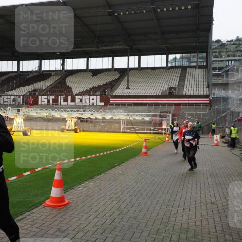 07.12.2025 - St. Pauli X-Mass-Run No. 15 Fabian Wolf http://msf.ph/oto/9399400 07.12.2025 11:00:04 Ziel 529, 1482, 1558, 1702, 3586 meine-sportfotos.de
