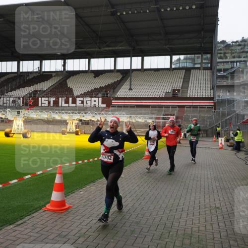 07.12.2025 - St. Pauli X-Mass-Run No. 15 Fabian Wolf http://msf.ph/oto/9399403 07.12.2025 11:00:05 Ziel 529, 1482, 1558, 1702, 3586 meine-sportfotos.de
