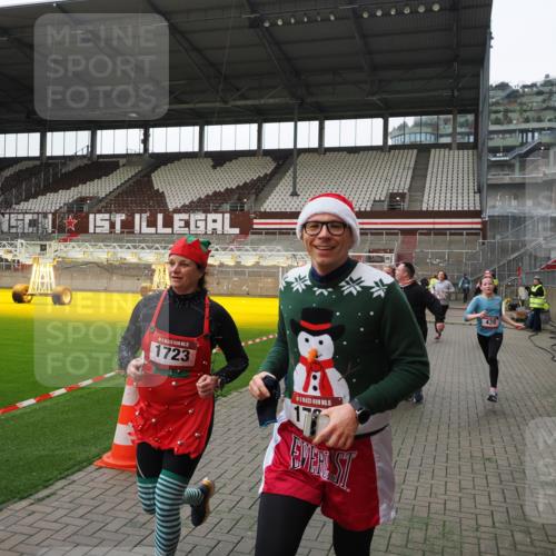 07.12.2025 - St. Pauli X-Mass-Run No. 15 Fabian Wolf http://msf.ph/oto/9399468 07.12.2025 11:00:35 Ziel 225, 410, 433, 435, 439, 440, 611, 985, 988, 1721, 3952, 4478, 4793 meine-sportfotos.de