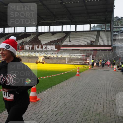 07.12.2025 - St. Pauli X-Mass-Run No. 15 Fabian Wolf http://msf.ph/oto/9399481 07.12.2025 11:00:40 Ziel 410, 433, 435, 439, 440, 492, 611, 1721, 3952, 4478 meine-sportfotos.de