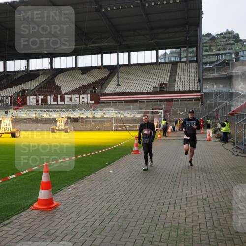 07.12.2025 - St. Pauli X-Mass-Run No. 15 Fabian Wolf http://msf.ph/oto/9399519 07.12.2025 11:01:08 Ziel 68, 89, 557, 1065, 1068, 1705 meine-sportfotos.de