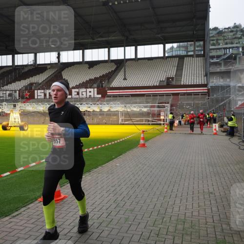 07.12.2025 - St. Pauli X-Mass-Run No. 15 Fabian Wolf http://msf.ph/oto/9399537 07.12.2025 11:01:14 Ziel 89, 132, 139, 557, 1705 meine-sportfotos.de