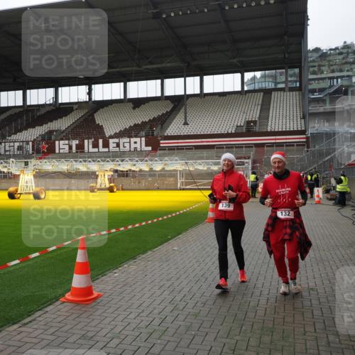 07.12.2025 - St. Pauli X-Mass-Run No. 15 Fabian Wolf http://msf.ph/oto/9399539 07.12.2025 11:01:20 Ziel 89, 132, 139, 557, 770, 771, 1300, 1705, 2252 meine-sportfotos.de