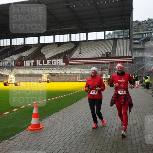 07.12.2025 - St. Pauli X-Mass-Run No. 15 Fabian Wolf http://msf.ph/oto/9399540 07.12.2025 11:01:21 Ziel 89, 132, 139, 557, 766, 770, 771, 1300, 2251, 2252 meine-sportfotos.de