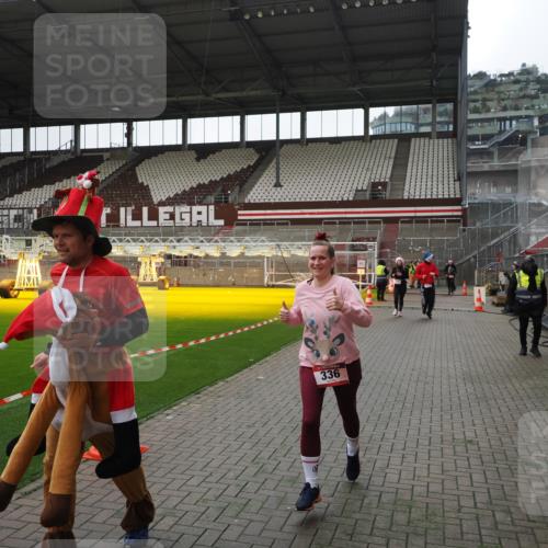 07.12.2025 - St. Pauli X-Mass-Run No. 15 Fabian Wolf http://msf.ph/oto/9399576 07.12.2025 11:01:34 Ziel 336, 766, 770, 771, 1045, 1048, 1300, 1367, 1615, 2251, 2252 meine-sportfotos.de