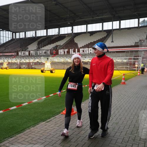 07.12.2025 - St. Pauli X-Mass-Run No. 15 Fabian Wolf http://msf.ph/oto/9399603 07.12.2025 11:01:41 Ziel 336, 376, 766, 1045, 1048, 1067, 1367, 1615, 2251 meine-sportfotos.de