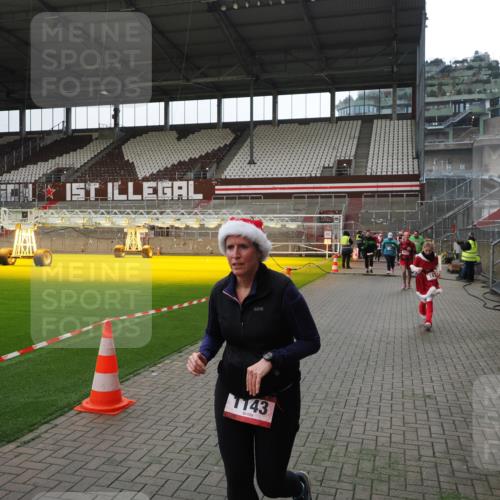 07.12.2025 - St. Pauli X-Mass-Run No. 15 Fabian Wolf http://msf.ph/oto/9399677 07.12.2025 11:02:11 Ziel 95, 193, 314, 317, 837, 838, 842, 847, 851, 1143, 1416, 1611, 2329, 2576 meine-sportfotos.de