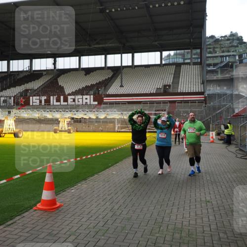 07.12.2025 - St. Pauli X-Mass-Run No. 15 Fabian Wolf http://msf.ph/oto/9399690 07.12.2025 11:02:19 Ziel 95, 193, 314, 317, 847, 1143, 1416, 1611, 2329, 2519, 2520 meine-sportfotos.de