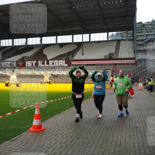 07.12.2025 - St. Pauli X-Mass-Run No. 15 Fabian Wolf http://msf.ph/oto/9399695 07.12.2025 11:02:20 Ziel 95, 193, 314, 317, 847, 1143, 1611, 2329, 2519, 2520 meine-sportfotos.de