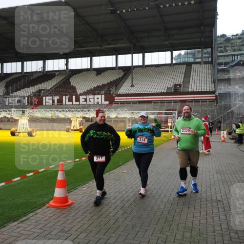 07.12.2025 - St. Pauli X-Mass-Run No. 15 Fabian Wolf http://msf.ph/oto/9399698 07.12.2025 11:02:21 Ziel 193, 314, 317, 542, 547, 847, 1143, 1611, 2329, 2519, 2520 meine-sportfotos.de