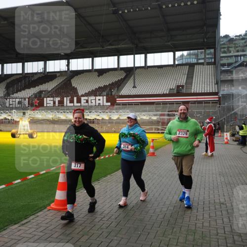 07.12.2025 - St. Pauli X-Mass-Run No. 15 Fabian Wolf http://msf.ph/oto/9399700 07.12.2025 11:02:21 Ziel 193, 314, 317, 542, 547, 847, 1143, 1611, 2329, 2519, 2520 meine-sportfotos.de
