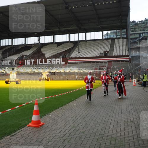 07.12.2025 - St. Pauli X-Mass-Run No. 15 Fabian Wolf http://msf.ph/oto/9399712 07.12.2025 11:02:25 Ziel 193, 314, 317, 542, 547, 1611, 2329, 2519, 2520 meine-sportfotos.de