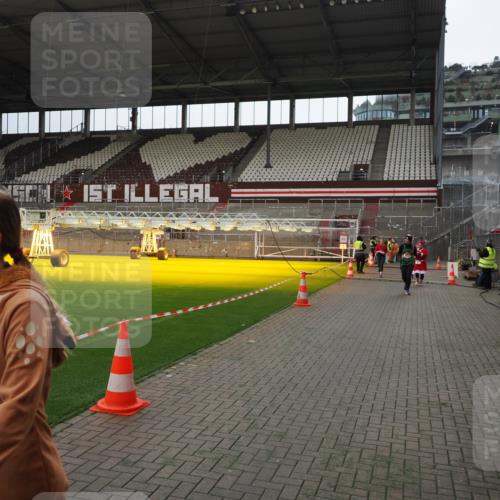07.12.2025 - St. Pauli X-Mass-Run No. 15 Fabian Wolf http://msf.ph/oto/9399854 07.12.2025 11:03:14 Ziel 61, 64, 748, 853, 1139, 1199, 1385, 1644, 1668, 1670, 1850 meine-sportfotos.de