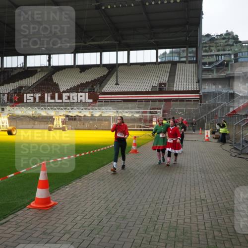 07.12.2025 - St. Pauli X-Mass-Run No. 15 Fabian Wolf http://msf.ph/oto/9399862 07.12.2025 11:03:21 Ziel 61, 64, 186, 748, 853, 1139, 1199, 1385, 1850 meine-sportfotos.de