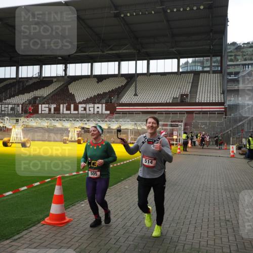 07.12.2025 - St. Pauli X-Mass-Run No. 15 Fabian Wolf http://msf.ph/oto/9399917 07.12.2025 11:03:43 Ziel 102, 109, 297, 505, 514, 1551 meine-sportfotos.de