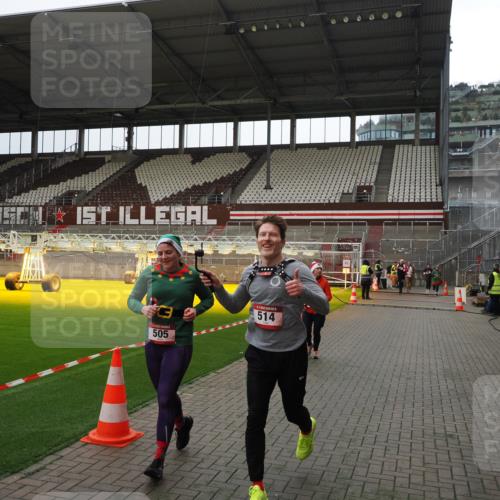 07.12.2025 - St. Pauli X-Mass-Run No. 15 Fabian Wolf http://msf.ph/oto/9399918 07.12.2025 11:03:43 Ziel 102, 109, 297, 505, 514, 1551 meine-sportfotos.de