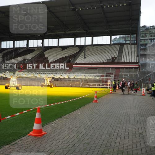07.12.2025 - St. Pauli X-Mass-Run No. 15 Fabian Wolf http://msf.ph/oto/9399923 07.12.2025 11:03:46 Ziel 297, 505, 514, 719, 1551, 1853, 1857, 1860 meine-sportfotos.de