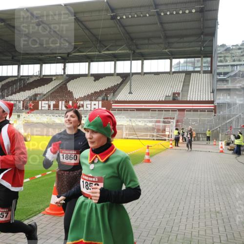 07.12.2025 - St. Pauli X-Mass-Run No. 15 Fabian Wolf http://msf.ph/oto/9399939 07.12.2025 11:03:54 Ziel 222, 297, 505, 514, 719, 1853, 1857, 1860 meine-sportfotos.de