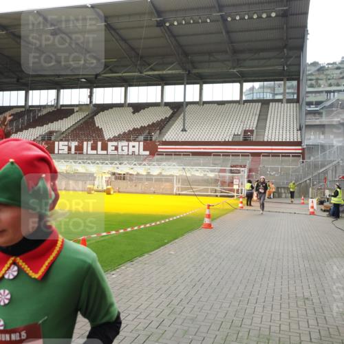 07.12.2025 - St. Pauli X-Mass-Run No. 15 Fabian Wolf http://msf.ph/oto/9399941 07.12.2025 11:03:55 Ziel 222, 297, 505, 514, 719, 1853, 1857, 1860 meine-sportfotos.de