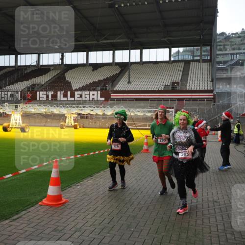 07.12.2025 - St. Pauli X-Mass-Run No. 15 Fabian Wolf http://msf.ph/oto/9399998 07.12.2025 11:04:20 Ziel 126, 215, 216, 285, 305, 700, 702, 734, 740, 764, 1200, 1252, 1254, 1401, 1695, 1766, 1769, 1852, 1854, 1856 meine-sportfotos.de